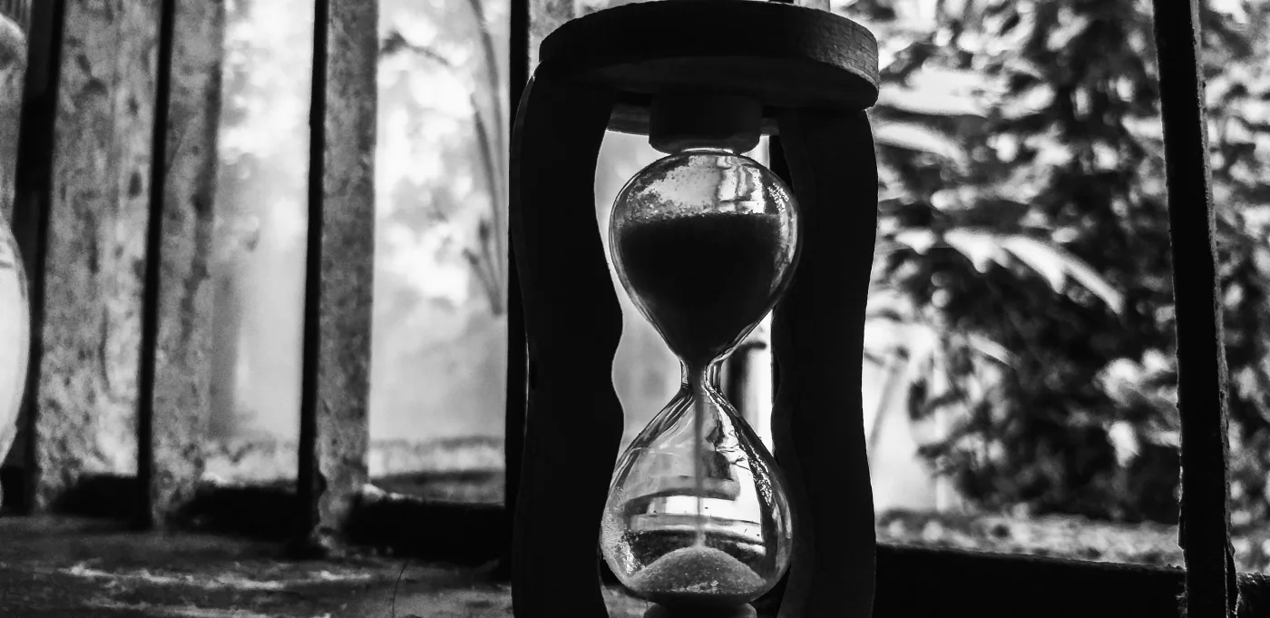 Philosophers and physicists have long disagreed about whether the "passage" of time is a real feature of the universe or a story our minds tell themselves. The Routledge Companion to Philosophy of Time (2025), edited by Nina Emery of Mount Holyoke College, brings together 50 leading thinkers to map out where this debate stands today. Image: Unsplash / Concept illustration.
